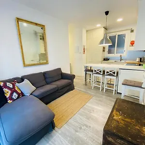 Modern In Romantic Quarter Apartamento